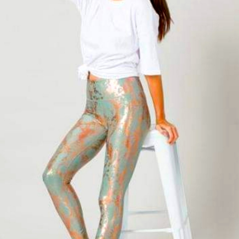 Foil Snake print leggings NEW w/o tags Medium